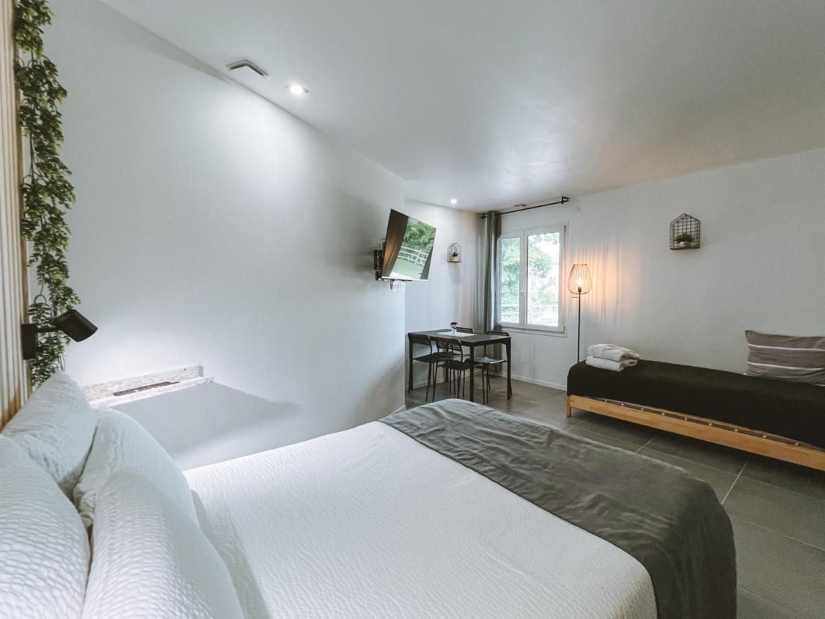 Sky - Gite Meuble & Confort Drome - Ecolodgite Laveyron Buitenkant foto