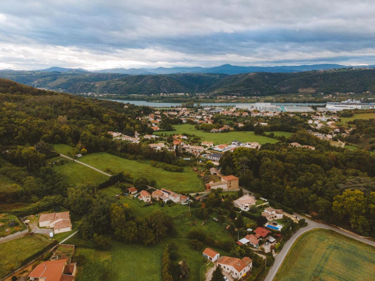 Sky - Gite Meuble & Confort Drome - Ecolodgite Laveyron Buitenkant foto